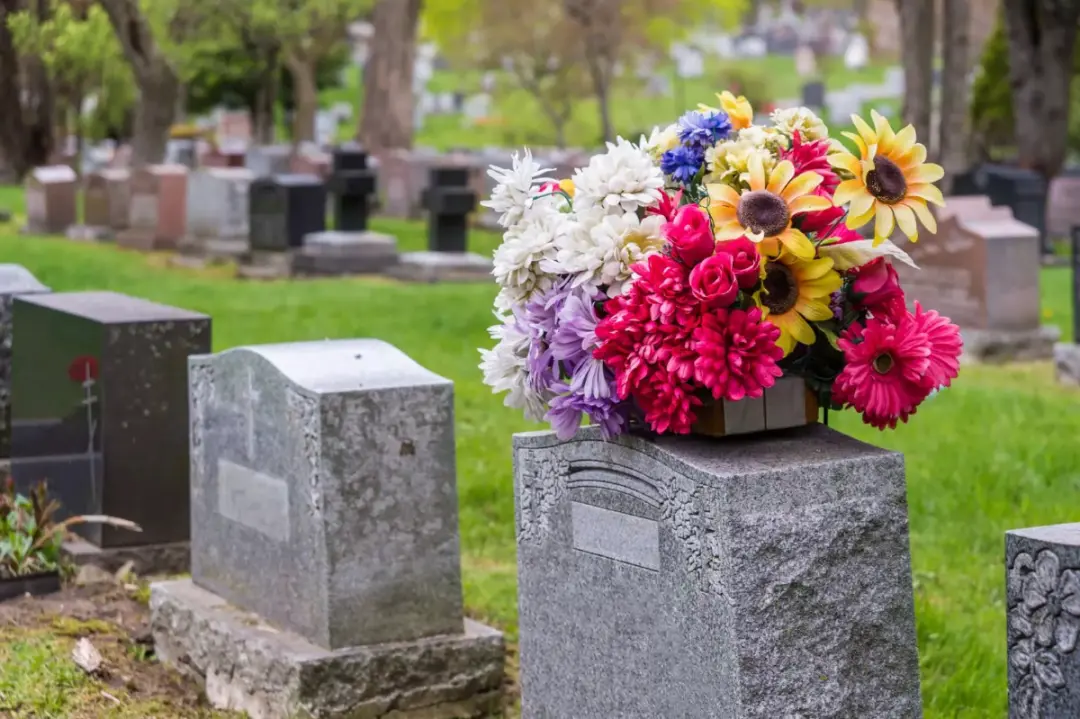 What Are The Steps In Arranging A Funeral
